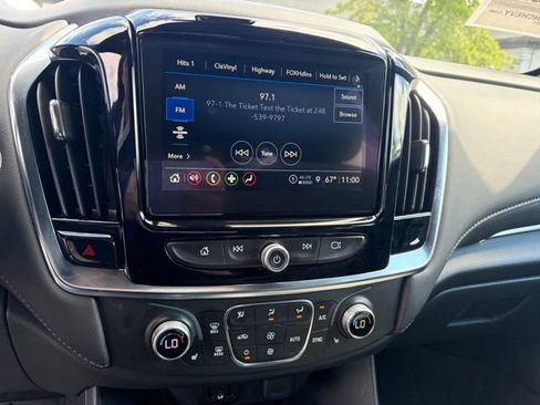Used 2023 Chevrolet Traverse LT FWD image 18