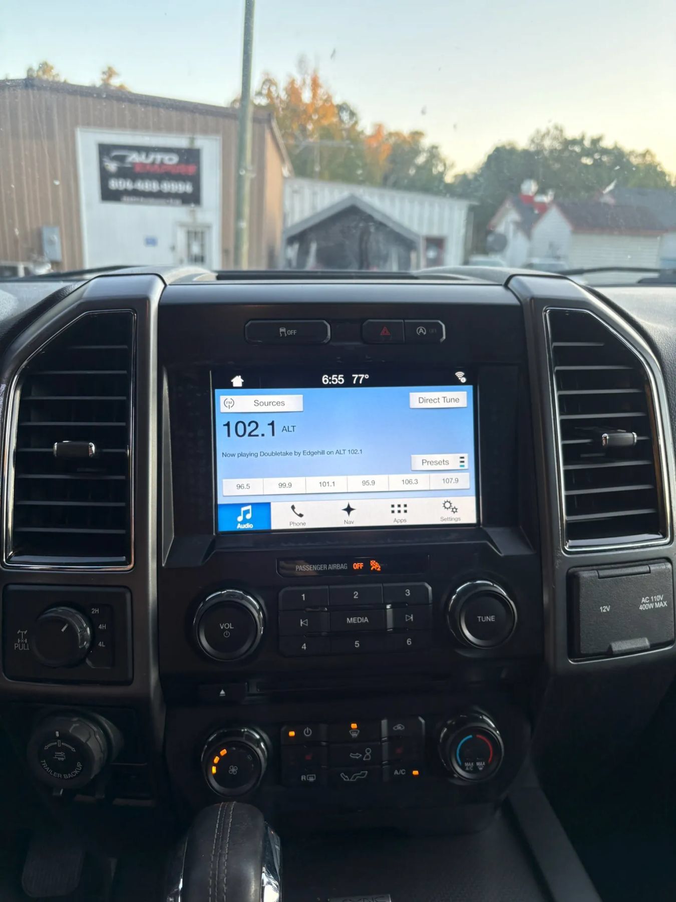 Used 2017 Ford F150 XLT w/ Equipment Group 302A Luxury AWD/4WD image 18