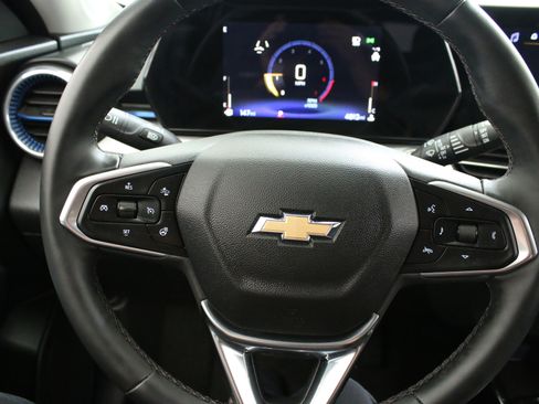 Certified 2025 Chevrolet Trax LT w/ Driver Confidence Package FWD image 14