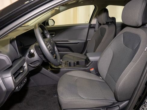 New 2025 Kia K4 LXS image 11