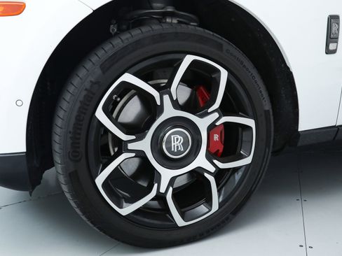 Used 2023 Rolls-Royce Cullinan Black Badge w/ Dark Exterior Package image 14