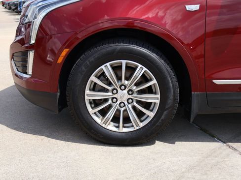 Used 2018 Cadillac XT5 Luxury w/ Driver Awareness Package FWD image 8