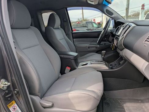 Used 2015 Toyota Tacoma 4x4 Access Cab V6 w/ TRD Off-Road Package image 22