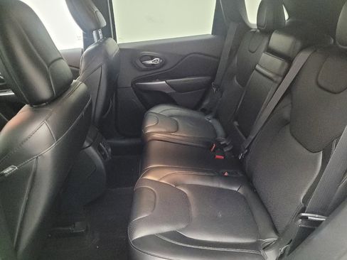 Used 2019 Jeep Cherokee Limited w/ Luxury Group image 18