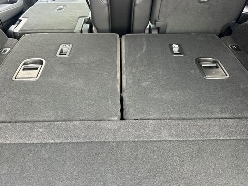 Used 2025 Acura MDX SH-AWD image 13