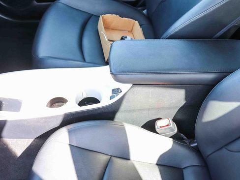 Used 2016 Toyota Prius Three Touring FWD image 14