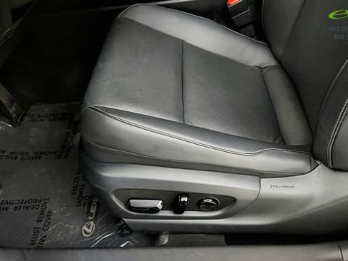 Used 2025 Lexus UX 300h FWD image 49