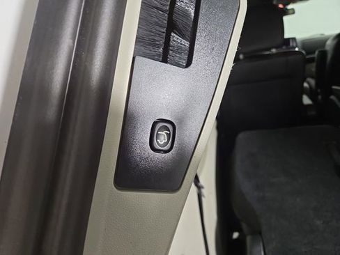 Used 2019 Dodge Grand Caravan SXT FWD image 31