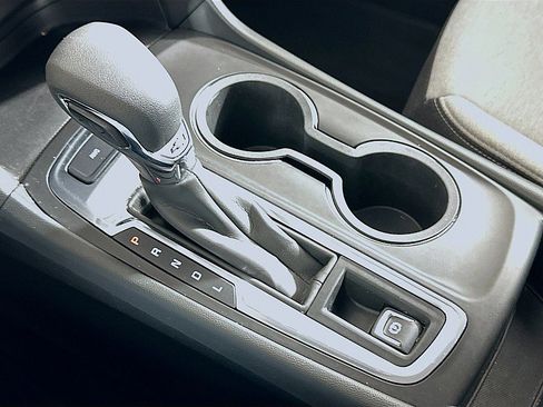 Used 2023 Chevrolet Equinox LS image 17