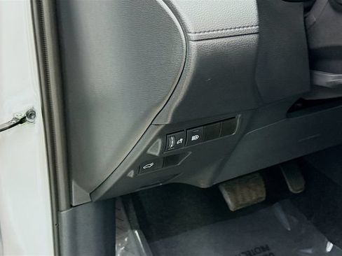Used 2025 Toyota Corolla Cross XLE w/ Convenience Package FWD image 8