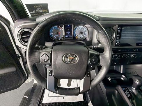 Used 2021 Toyota Tacoma TRD Sport AWD/4WD image 11