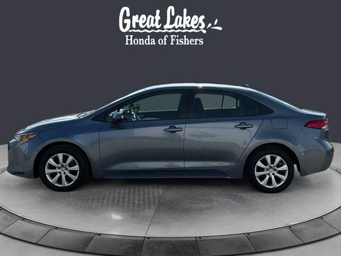 Used 2025 Toyota Corolla LE FWD image 2