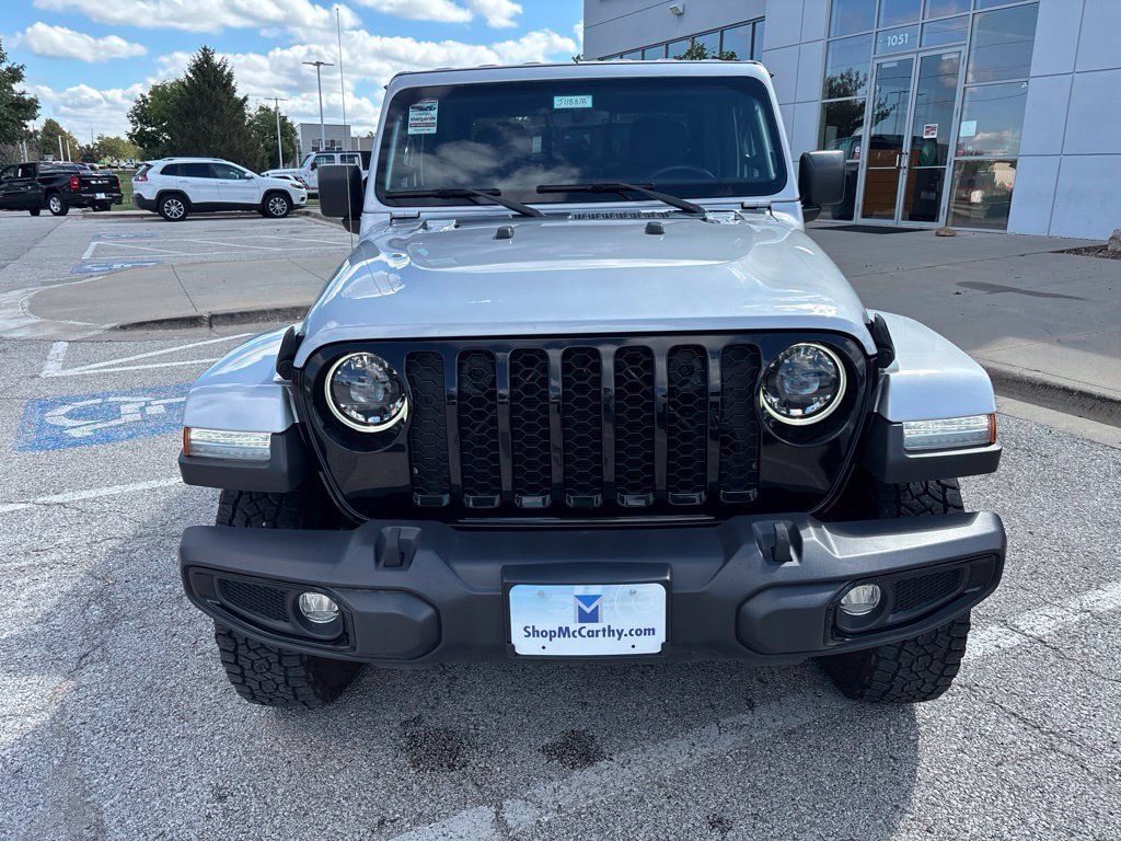 Used 2023 Jeep Gladiator Sport AWD/4WD image 3