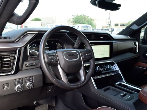 Used 2024 GMC Sierra 2500 Denali Ultimate w/ Max Trailering Package AWD/4WD image 16