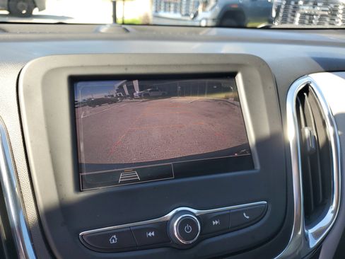 Used 2023 Chevrolet Equinox LS image 10