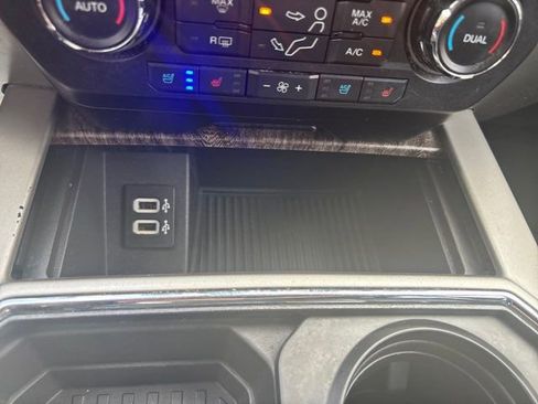 Used 2019 Ford F250 Lariat w/ Lariat Ultimate Package AWD/4WD image 37