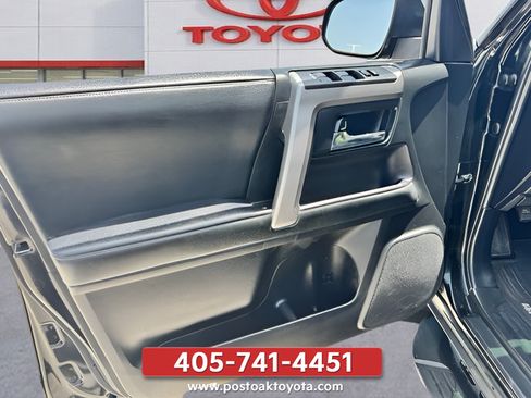 Used 2021 Toyota 4Runner SR5 AWD/4WD image 28