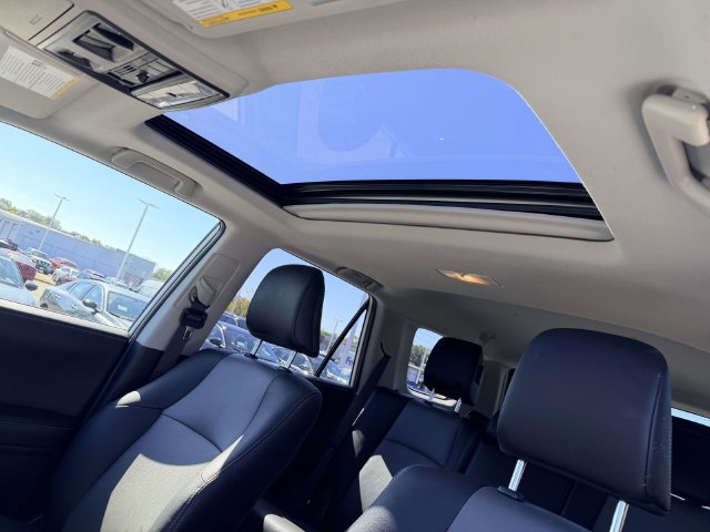 Used 2021 Toyota 4Runner SR5 Premium w/ Moonroof Package AWD/4WD image 17