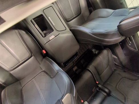 Used 2025 INFINITI QX80 Sensory image 7