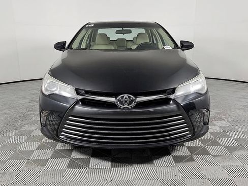 Used 2016 Toyota Camry LE image 2