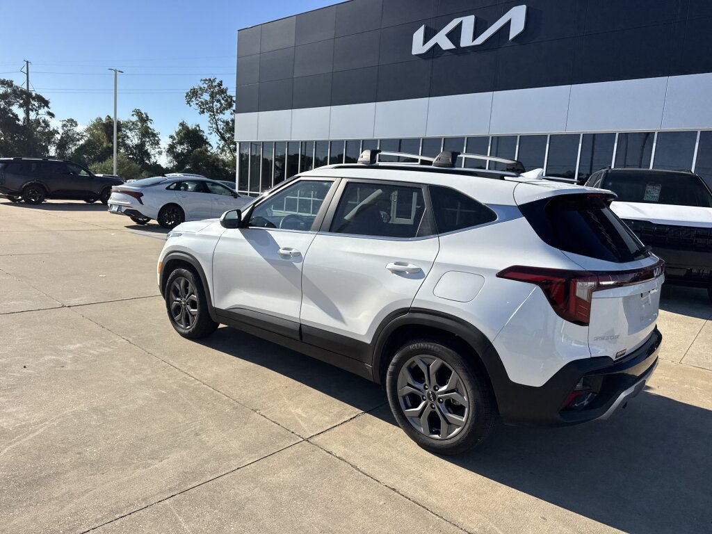 Certified 2024 Kia Seltos S FWD image 24