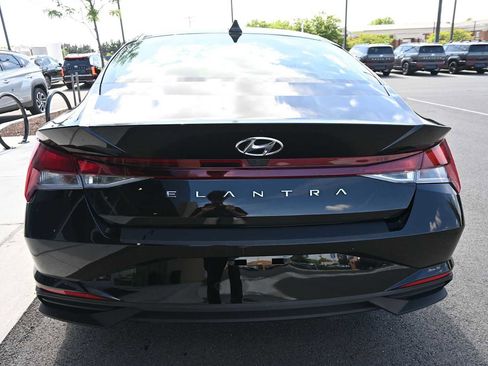 Certified 2023 Hyundai Elantra SEL w/ Convenience Package FWD image 8