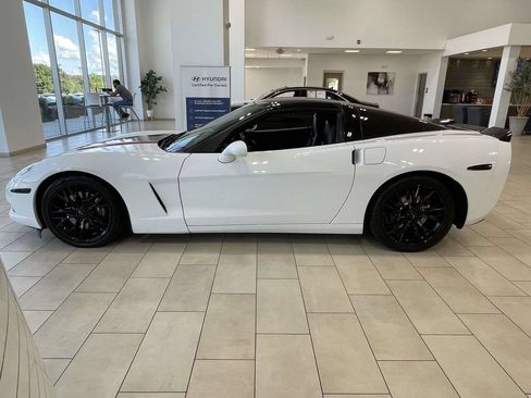 Used 2009 Chevrolet Corvette Coupe w/ Preferred Equipment Group RWD image 7