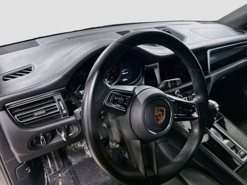 Used 2022 Porsche Macan AWD/4WD image 4