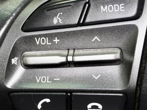 Used 2019 Hyundai Kona SEL image 31