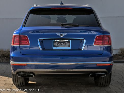 Used 2017 Bentley Bentayga image 11