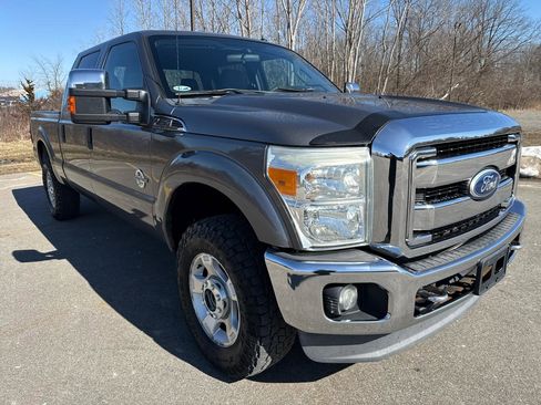 Used 2011 Ford F250 XLT w/ XTR Pkg image 3