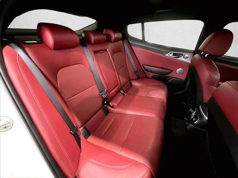 Used 2018 Kia Stinger GT1 RWD image 29