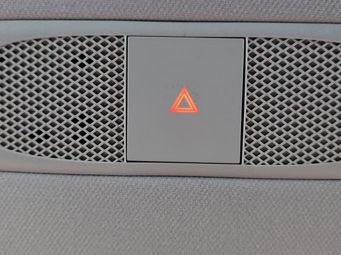 Used 2023 Tesla Model Y Long Range image 32