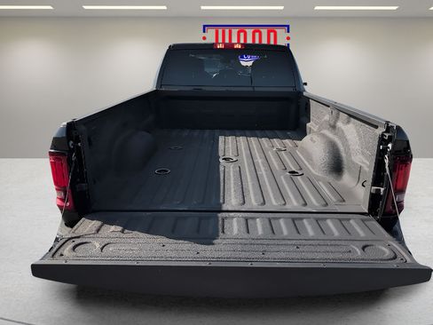 Used 2025 RAM 3500 Big Horn AWD/4WD image 9