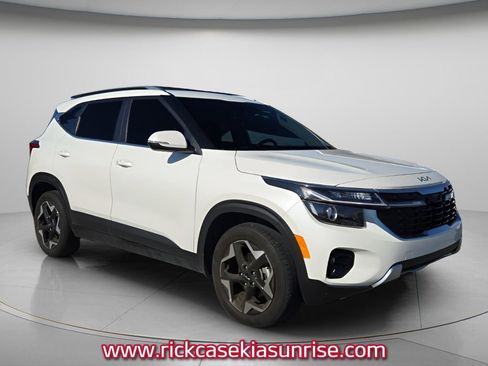 Used 2025 Kia Seltos EX FWD image 4
