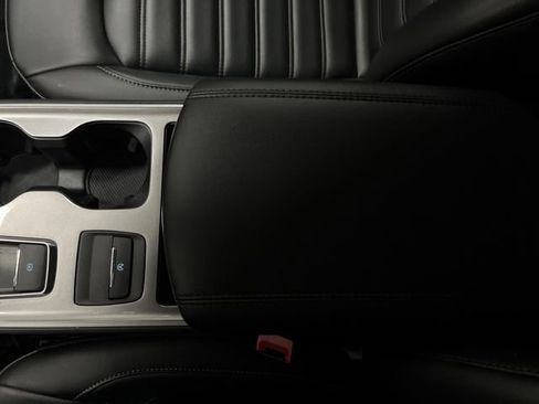 Used 2024 Ford Edge SEL image 19