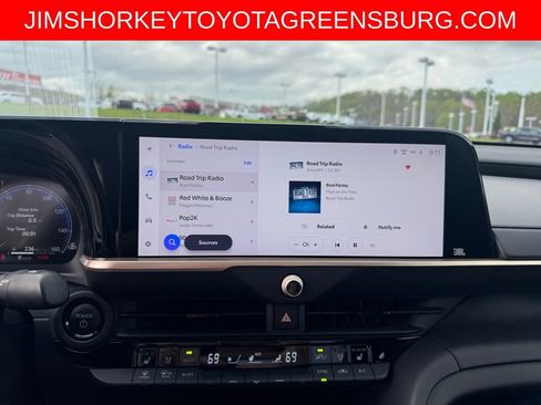 Used 2023 Toyota Crown Platinum image 17