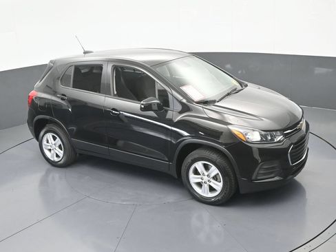Used 2022 Chevrolet Trax LS AWD/4WD image 46