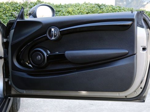 Used 2017 MINI Cooper S image 38