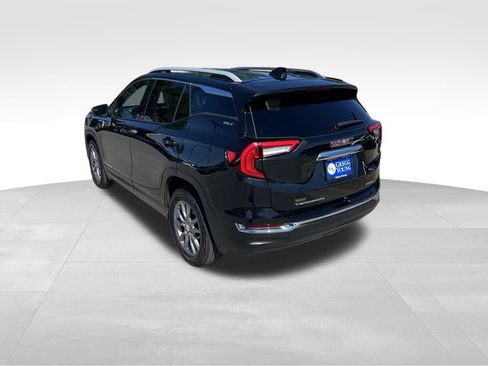 Used 2024 GMC Terrain SLT AWD/4WD image 4