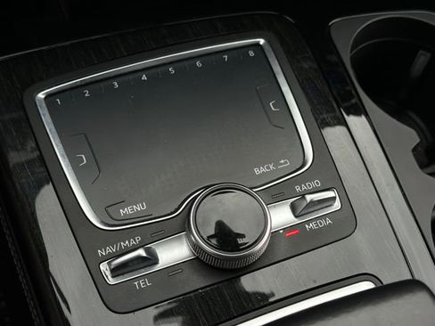 Used 2017 Audi Q7 3.0T Prestige image 25