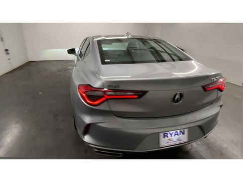 Used 2022 Acura TLX w/ Technology Package image 7