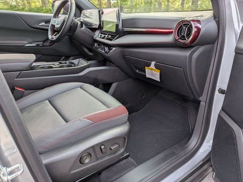 Used 2025 Chevrolet Equinox RS w/ Safety and Technology Package image 24