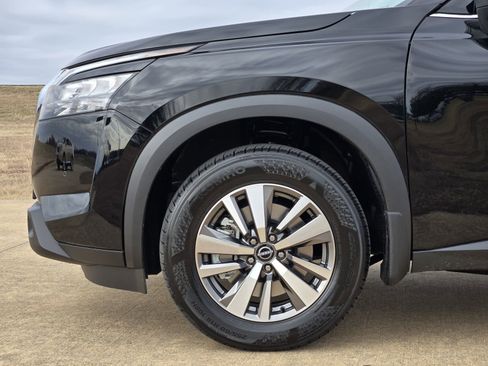 New 2025 Nissan Pathfinder SL image 10