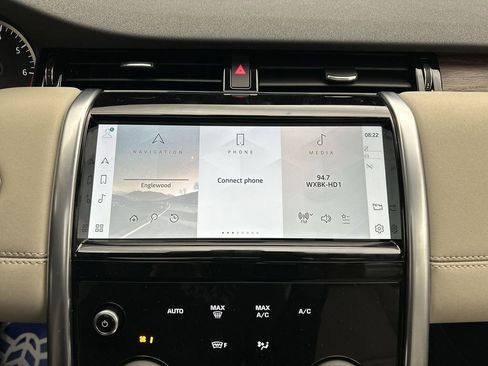 Used 2023 Land Rover Discovery Sport SE image 19