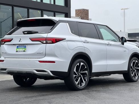 New 2025 Mitsubishi Outlander SE AWD/4WD image 5