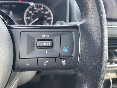 Certified 2023 Nissan Rogue SV image 9