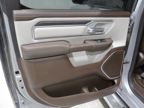 Used 2025 RAM 1500 Laramie AWD/4WD image 17