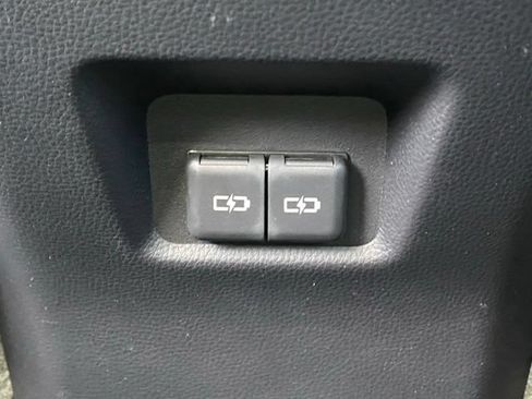 Certified 2022 Toyota RAV4 XLE Premium AWD/4WD image 31