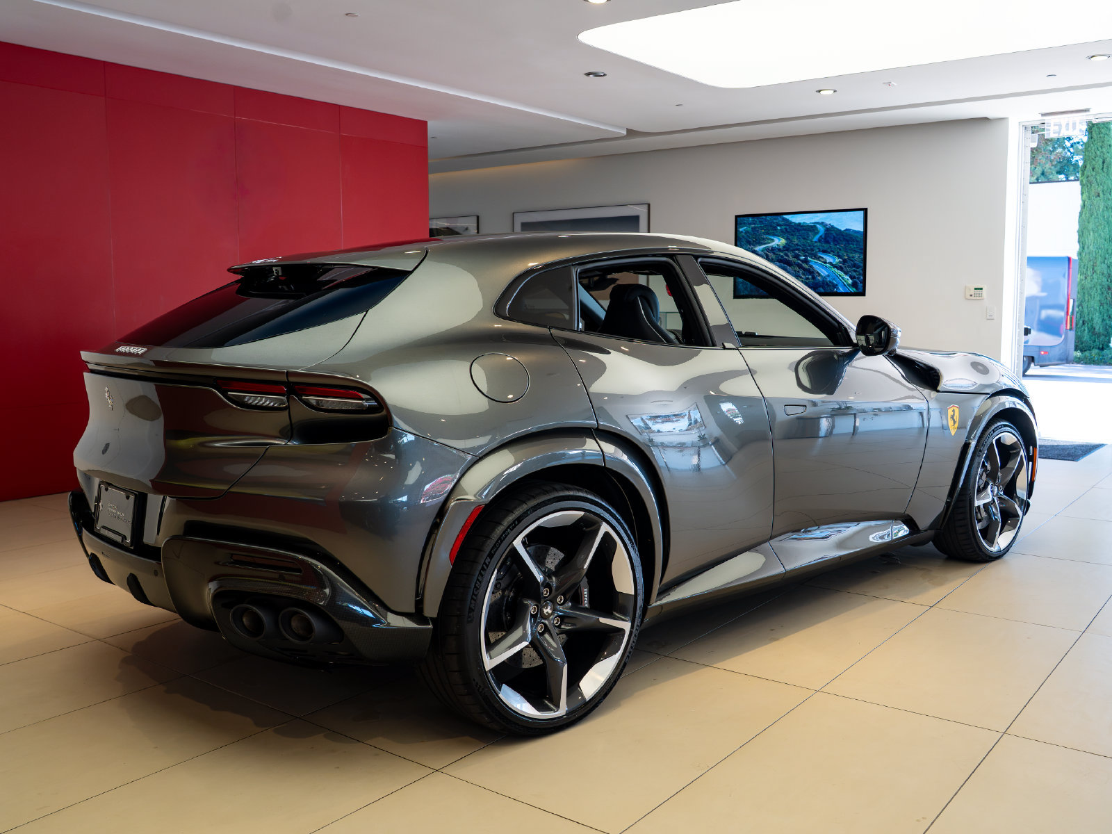 Used 2024 Ferrari Purosangue AWD/4WD image 6